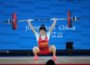 OG真人平台:举重亚锦赛：赵金红包揽女子45公斤级三项冠军 打破抓举世界纪录